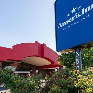 Americinn By Wyndham Grand Rapids Airport North